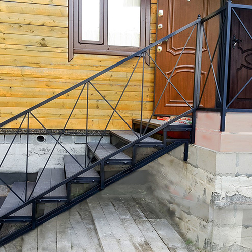 Металлическая лестница в Островце